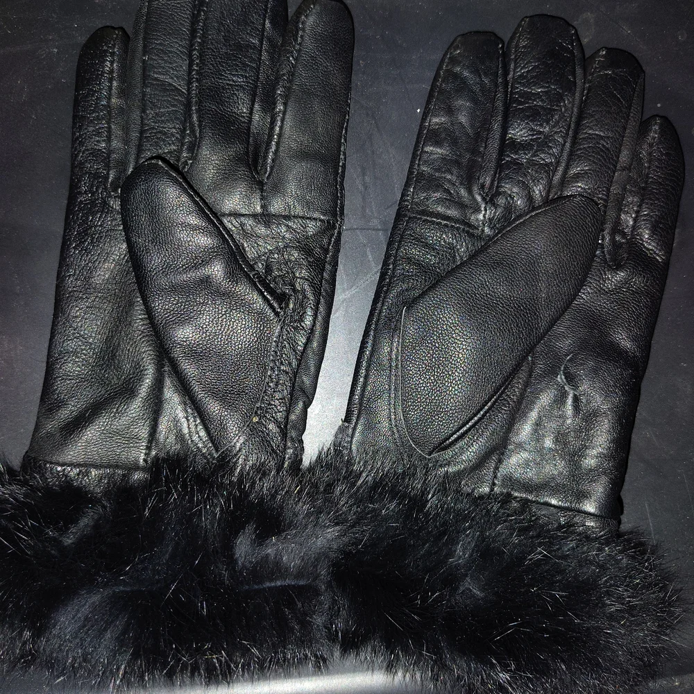 Vintage Black Real Leather Gloves W/Fur Trim - Picture 5 of 8